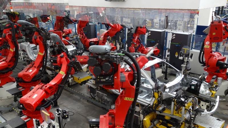 16145-fca-vende-i-robot-comau-ai-cinesi